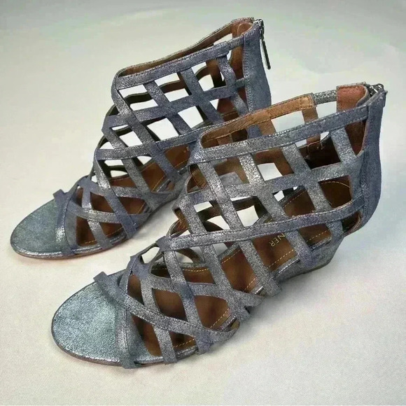 Donald J Pliner Womens 8.5 Wedge Sandal Metallic Blue Gray Strappy Cage 9.5 NEW